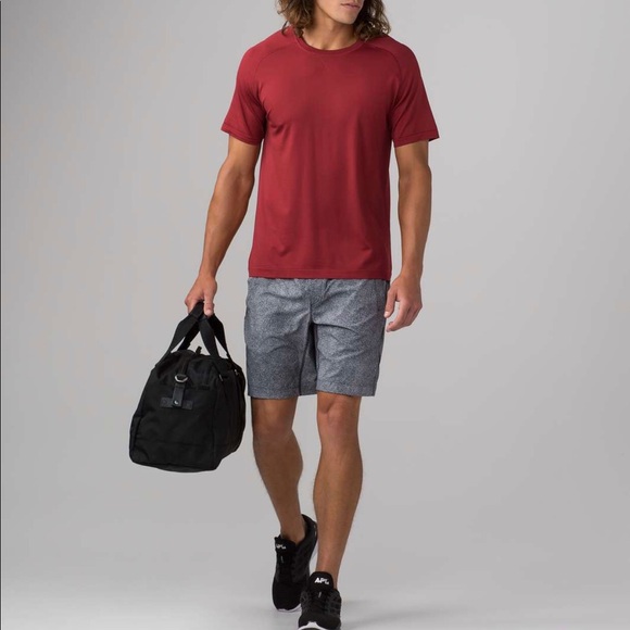 Lululemon Men’s Vented Red Metal Shirt XL - Picture 2 of 12